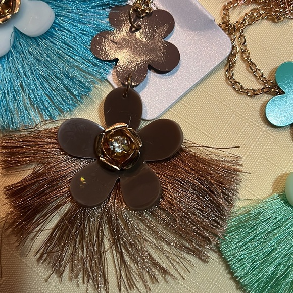 Necklaces - Picture 6 of 6